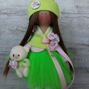 Дизайнерская кукла ручной работы в салатовом