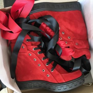 VN Красные замшевые сникерсы шнурки-атлас