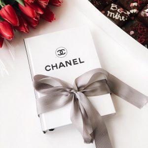 Ежедневник Chanel белый с лентой