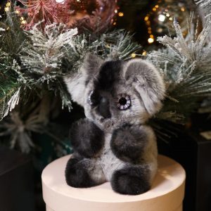Интерьерная игрушка коала из меха 000.893
